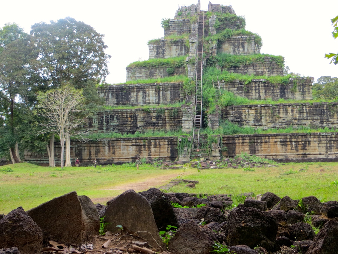 attraction-Preah Vihear Introduction Wat Bak Kam.jpg